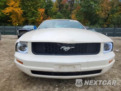 Piąte zdjęcie samochodu w środku: 2006 FORD MUSTANG VIN:1ZVFT84NX65234807 - miniatura