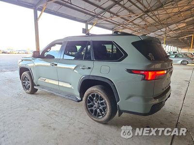 Drugie zdjęcie samochodu z przodu: 2025 TOYOTA SEQUOIA PLATINUM VIN:7SVAAABA9SX061585 - miniatura
