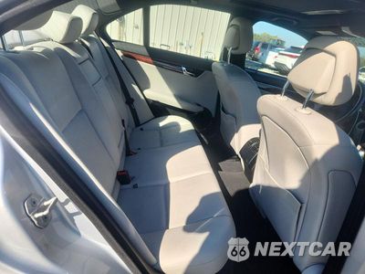 Zdjęcie 10 z 12 samochodu: 2011 MERCEDES-BENZ C 300 VIN:WDDGF5EB6BR158934 - miniatura