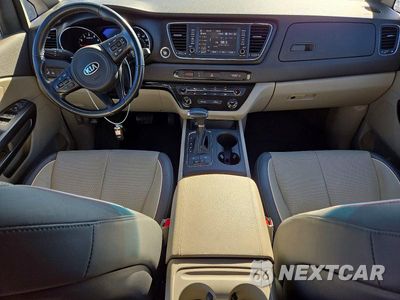 Zdjęcie 8 z 14 samochodu: 2018 KIA SEDONA LX VIN:KNDMB5C12J6350368 - miniatura