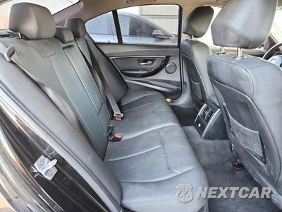 Zdjęcie 10 z 12 samochodu: 2018 BMW 320 I VIN:WBA8E1G54JNU90522 - miniatura