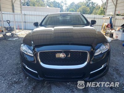 Piąte zdjęcie samochodu w środku: 2018 JAGUAR XJ R - SPORT VIN:SAJWA1C74J8W14091 - miniatura