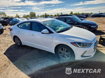 Czwarte zdjęcie samochodu z boku: 2017 HYUNDAI ELANTRA VALUE EDITION VIN:5NPD84LF4HH198100 - miniatura