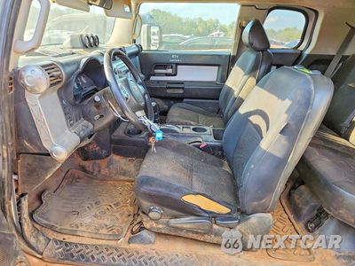 Zdjęcie 7 z 12 samochodu: 2008 TOYOTA FJ CRUISER BASE VIN:JTEBU11FX80101947 - miniatura
