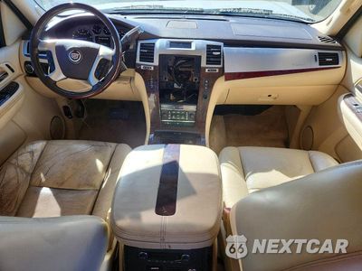 Zdjęcie 8 z 13 samochodu: 2008 CADILLAC ESCALADE EXT VIN:3GYFK62838G130673 - miniatura
