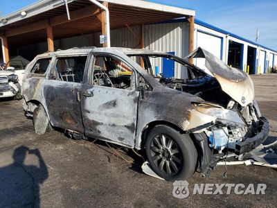 Czwarte zdjęcie samochodu z boku: 2015 TOYOTA SIENNA XLE 7-PASSENGER VIN:5TDDK3DC3FS115294 - miniatura