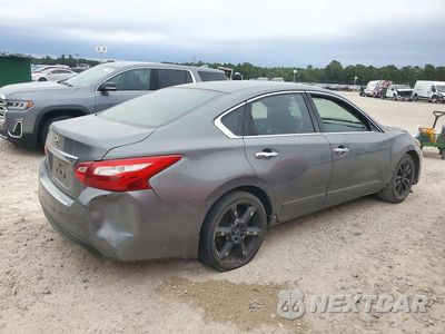 Trzecie zdjęcie samochodu z tyłu: 2017 NISSAN ALTIMA 2.5 S VIN:1N4AL3AP2HC118043 - miniatura