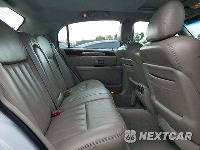 Zdjęcie 10 z 12 samochodu: 2003 LINCOLN TOWN CAR SIGNATURE VIN:1LNHM82W43Y643251 - miniatura
