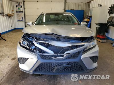 Piąte zdjęcie samochodu w środku: 2018 TOYOTA CAMRY SE VIN:4T1B11HK8JU146153 - miniatura