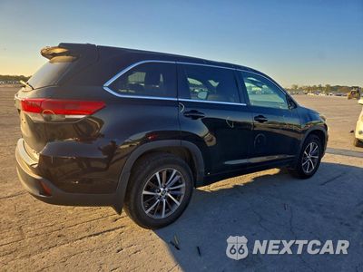 Trzecie zdjęcie samochodu z tyłu: 2017 TOYOTA HIGHLANDER XLE VIN:5TDJZRFHXHS468421 - miniatura