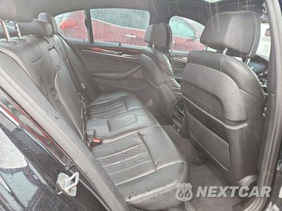 Zdjęcie 10 z 12 samochodu: 2019 BMW M550XI VIN:WBAJB9C56KB288959 - miniatura
