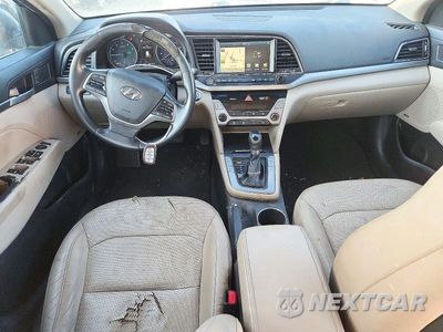 Zdjęcie 8 z 12 samochodu: 2017 HYUNDAI ELANTRA LIMITED VIN:5NPD84LF7HH019919 - miniatura