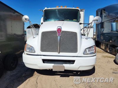 Piąte zdjęcie samochodu w środku: 2016 KENWORTH T370 SEMI TRUCK VIN:2XKHAJ8X7GM497119 - miniatura