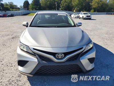 Piąte zdjęcie samochodu w środku: 2018 TOYOTA CAMRY SE VIN:4T1B11HK5JU664771 - miniatura