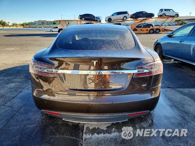 Zdjęcie 6 z 12 samochodu: 2013 TESLA MODEL S VIN:5YJSA1CG2DFP17849 - miniatura