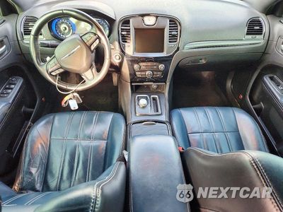 Zdjęcie 8 z 13 samochodu: 2015 CHRYSLER 300 S VIN:2C3CCABG8FH756771 - miniatura