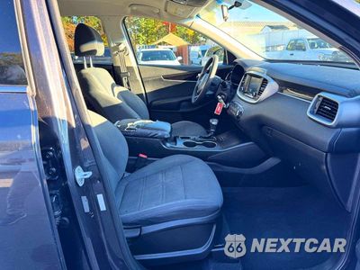 Zdjęcie 10 z 13 samochodu: 2019 KIA SORENTO LX VIN:5XYPGDA32KG447730 - miniatura