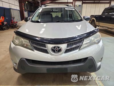 Piąte zdjęcie samochodu w środku: 2015 TOYOTA RAV4 LE VIN:JTMBFREV5FD149585 - miniatura