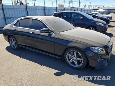 Czwarte zdjęcie samochodu z boku: 2017 MERCEDES-BENZ E 300 VIN:WDDZF4JBXHA090136 - miniatura