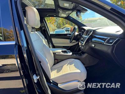 Zdjęcie 8 z 14 samochodu: 2015 MERCEDES-BENZ GL 550 4MATIC VIN:4JGDF7DE2FA544657 - miniatura