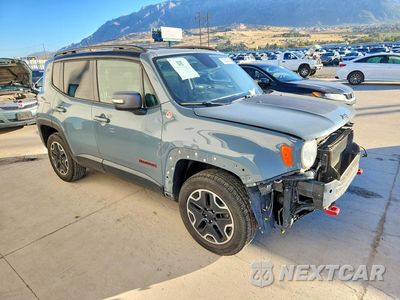 Czwarte zdjęcie samochodu z boku: 2017 JEEP RENEGADE TRAILHAWK VIN:ZACCJBCB1HPG40646 - miniatura