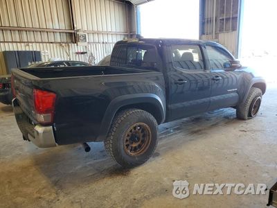 Trzecie zdjęcie samochodu z tyłu: 2017 TOYOTA TACOMA TRD OFF-ROAD VIN:5TFCZ5AN9HX078287 - miniatura