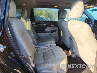 Zdjęcie 11 z 14 samochodu: 2016 TOYOTA HIGHLANDER LIMITED PLATINUM VIN:5TDDKRFH5GS320838 - miniatura
