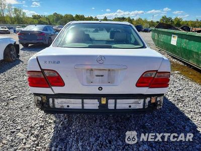 Zdjęcie 6 z 12 samochodu: 2001 MERCEDES-BENZ E 320 VIN:WDBJF65J81B322557 - miniatura