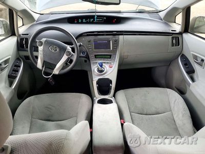 Zdjęcie 8 z 12 samochodu: 2012 TOYOTA PRIUS TWO VIN:JTDKN3DUXC1544707 - miniatura