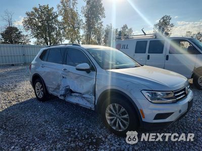 Czwarte zdjęcie samochodu z boku: 2018 VOLKSWAGEN TIGUAN SE VIN:3VV2B7AX4JM040220 - miniatura
