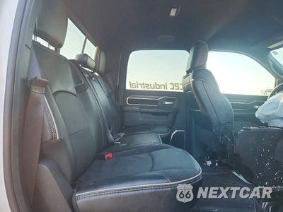 Zdjęcie 10 z 12 samochodu: 2024 RAM 2500 CREW CAB LARAMI VIN:3C6UR5FJ2RG347351 - miniatura