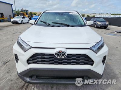 Piąte zdjęcie samochodu w środku: 2025 TOYOTA RAV4 XLE VIN:2T3W1RFV4SC336331 - miniatura