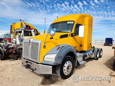 2015 KENWORTH T880 SEMI TRUCK 1XKZD49X5FJ467151 - główne zdjęcie licytacji z USA - miniatura