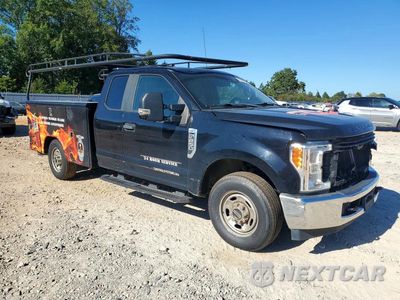 Czwarte zdjęcie samochodu z boku: 2019 FORD F250 SUPER DUTY VIN:1FD7X2A64KEE68128 - miniatura