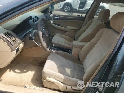 Zdjęcie 7 z 12 samochodu: 2004 HONDA ACCORD LX VIN:1HGCM56394A100518 - miniatura
