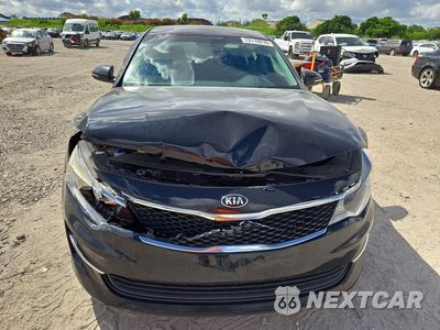 Piąte zdjęcie samochodu w środku: 2018 KIA OPTIMA LX VIN:5XXGT4L37JG268773 - miniatura