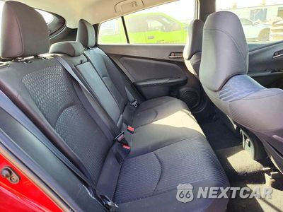 Zdjęcie 10 z 12 samochodu: 2016 TOYOTA PRIUS TWO VIN:JTDKBRFUXG3502475 - miniatura