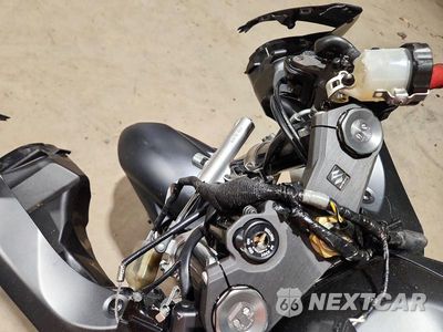 Zdjęcie 7 z 10 samochodu: 2017 SUZUKI GSX-R600 VIN:JS1GN7FA8H2100589 - miniatura