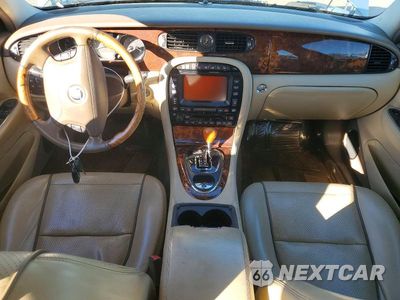Zdjęcie 8 z 12 samochodu: 2008 JAGUAR XJ8 L VIN:SAJWA79B28SH24653 - miniatura