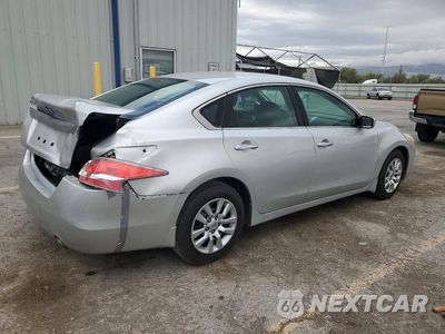 Trzecie zdjęcie samochodu z tyłu: 2015 NISSAN ALTIMA 2.5 S VIN:1N4AL3AP4FC186146 - miniatura
