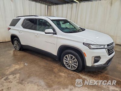 Czwarte zdjęcie samochodu z boku: 2023 CHEVROLET TRAVERSE LT VIN:1GNERHKW0PJ215188 - miniatura