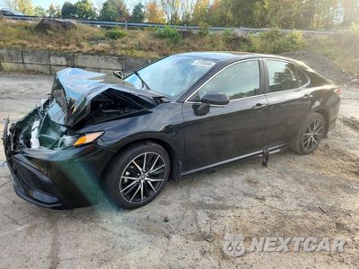2024 TOYOTA CAMRY SE 4T1G11AK2RU913197 - główne zdjęcie licytacji z USA - miniatura