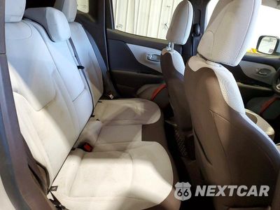 Zdjęcie 11 z 13 samochodu: 2017 JEEP RENEGADE LATITUDE VIN:ZACCJBBB8HPG11422 - miniatura