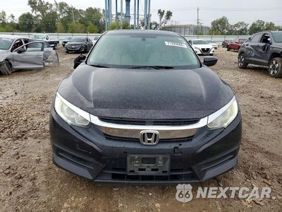 Piąte zdjęcie samochodu w środku: 2018 HONDA CIVIC EX VIN:19XFC2F76JE004483 - miniatura