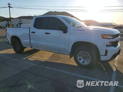 Czwarte zdjęcie samochodu z boku: 2021 CHEVROLET SILVERADO C1500 CUSTOM VIN:1GCRWBEKXMZ377674 - miniatura