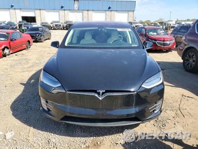Piąte zdjęcie samochodu w środku: 2018 TESLA MODEL X VIN:5YJXCDE27JF126978 - miniatura