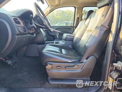Zdjęcie 7 z 13 samochodu: 2014 GMC YUKON XL C1500 SLT VIN:1GKS1KE0XER129249 - miniatura
