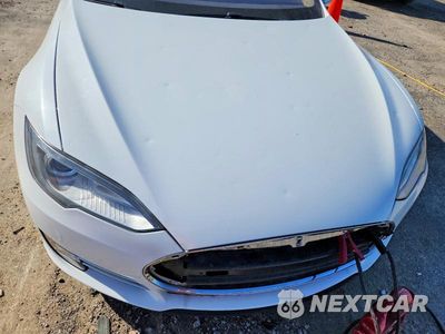 Zdjęcie 11 z 12 samochodu: 2013 TESLA MODEL S VIN:5YJSA1DP2DFP10348 - miniatura