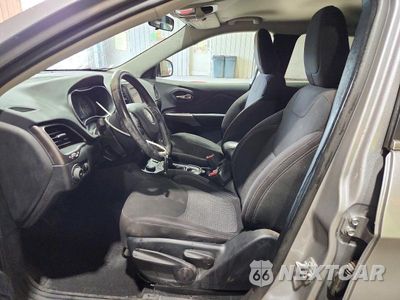 Zdjęcie 7 z 14 samochodu: 2019 JEEP CHEROKEE LATITUDE VIN:1C4PJMCB6KD311816 - miniatura
