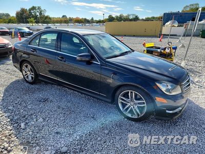 Czwarte zdjęcie samochodu z boku: 2014 MERCEDES-BENZ C 300 4MATIC VIN:WDDGF8AB8EG231339 - miniatura